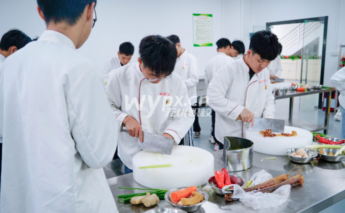 职高升学班和就业班哪一个好