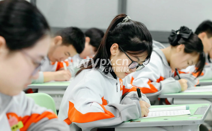 考不上高中读职业学校有用吗