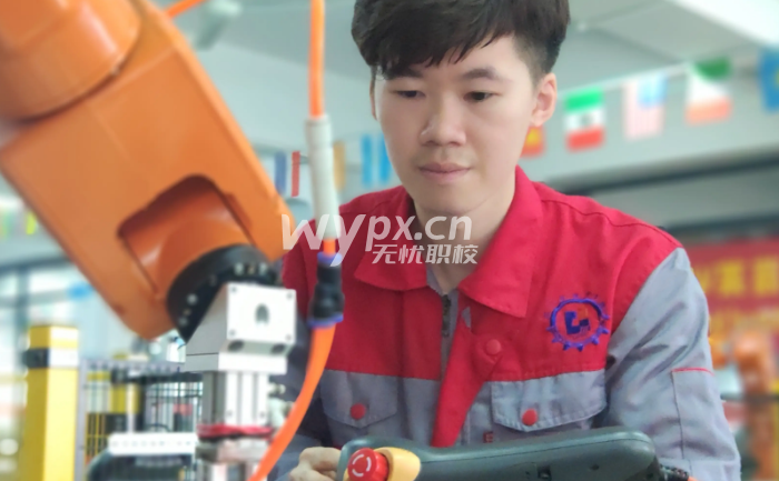 男生上技校哪些专业比较好
