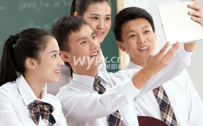 15岁初中生不上学能干什么