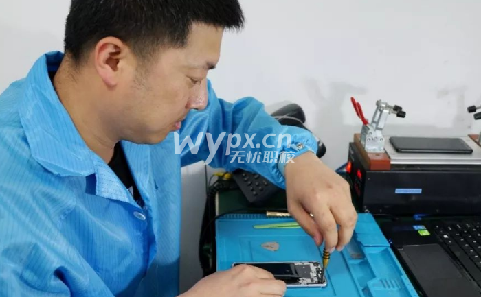 十四岁初中没毕业能上技校吗