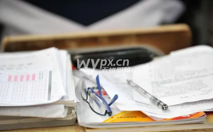 男孩子大学没考上可以上什么学校有出路